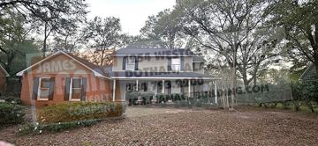featured image of 211 Plantation Rd