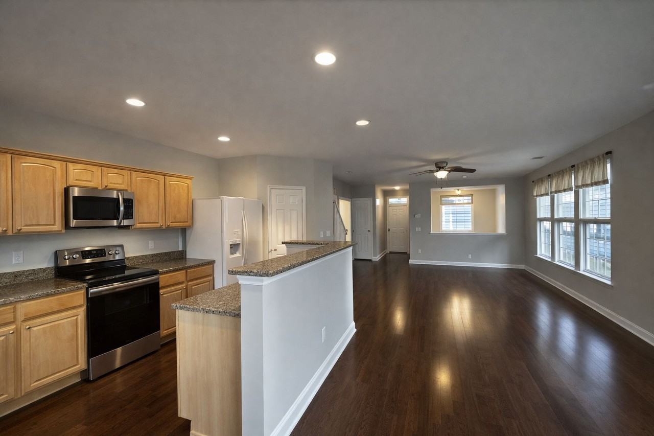 121 Walnut Cove Dr #1 - Photo 6 of 19