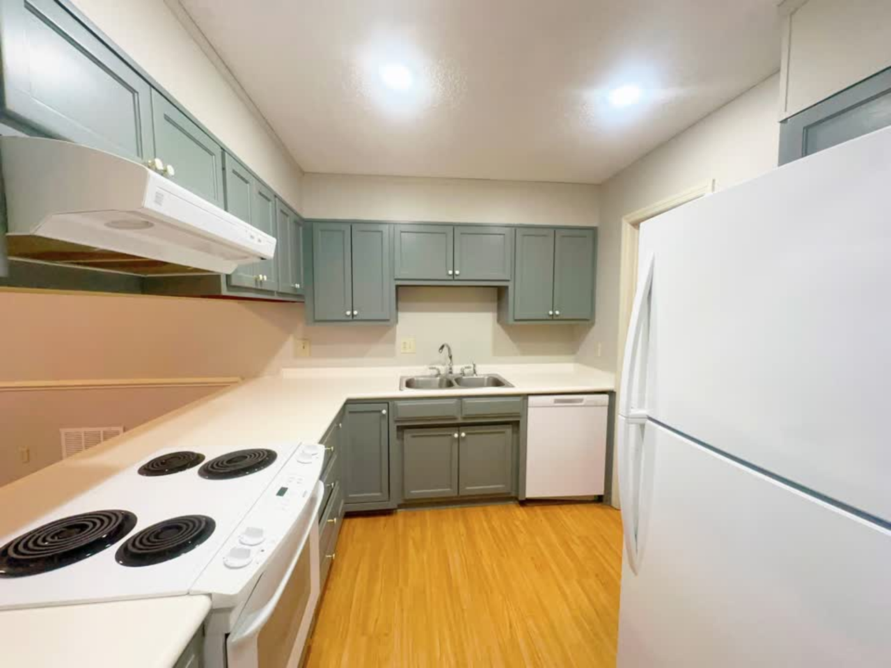 332 Sawgrass Dr #1 - Photo 7 of 30