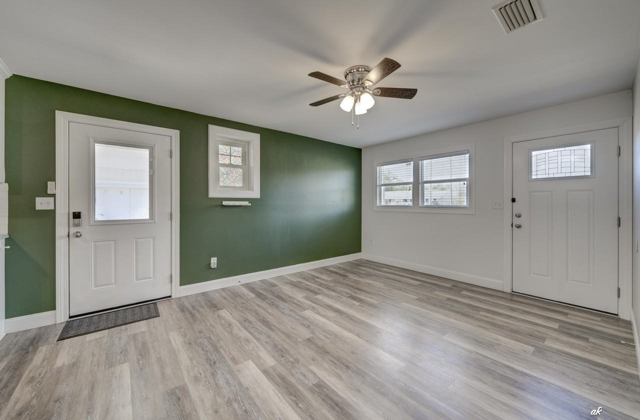 3105 W 21st Ct #1 - Photo 5 of 30