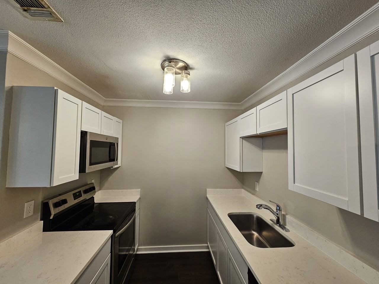 200 Spencer Dr #1 - Photo 5 of 31