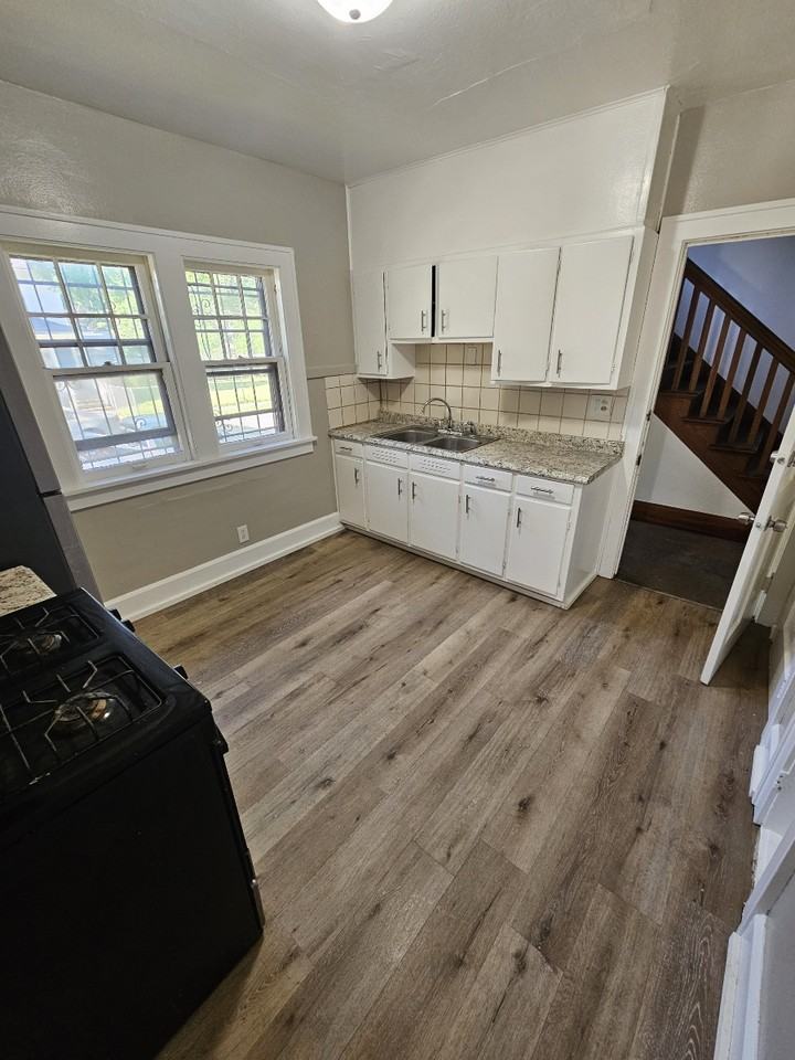 2217 8th St1 #1 - Photo 2 of 10