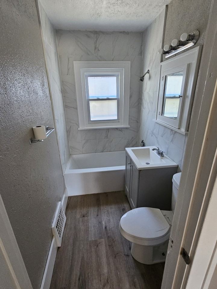 2217 8th St1 #1 - Photo 3 of 10