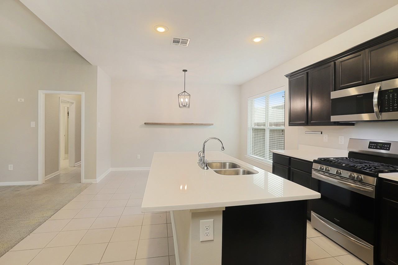 42451 Baystone Ave #1 - Photo 4 of 11