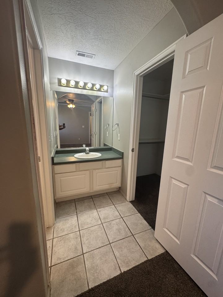 1055 N 1340 West Cir #2 - Photo 5 of 24