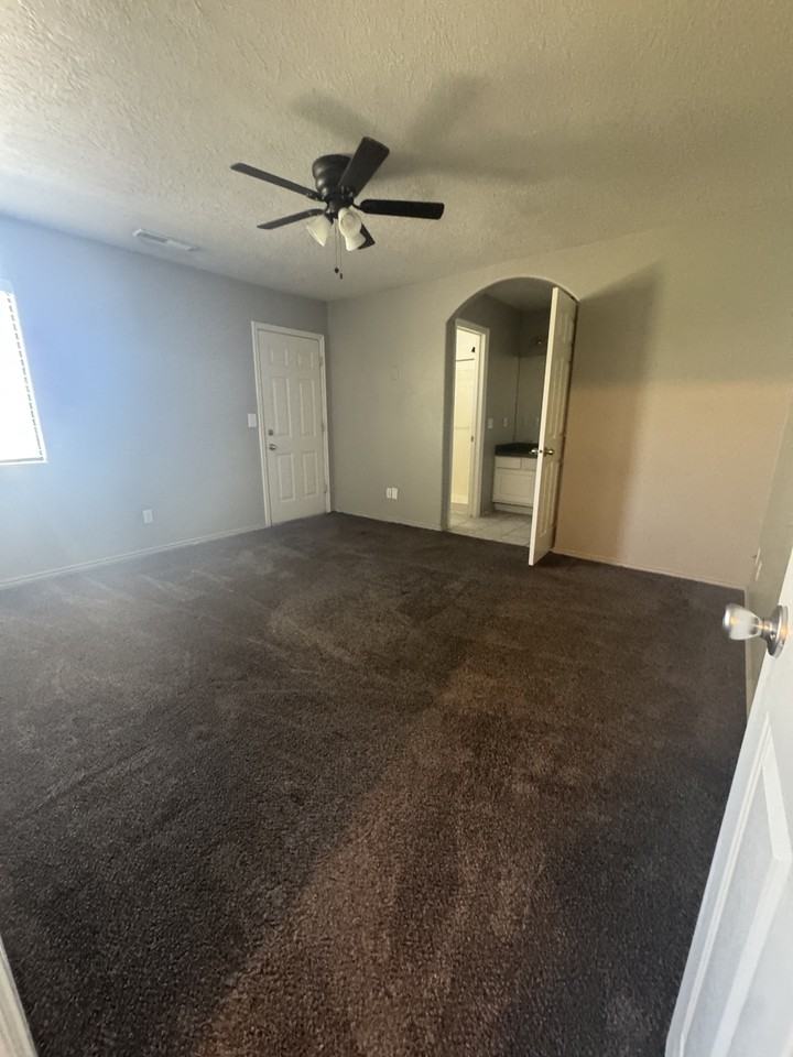 1055 N 1340 West Cir #2 - Photo 7 of 24