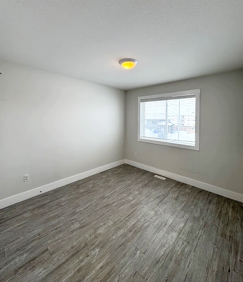 8621 A - 8621 85 St - Photo 6 of 11