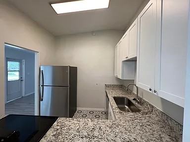 135 Pinecrest Dr #1 - Photo 5 of 10