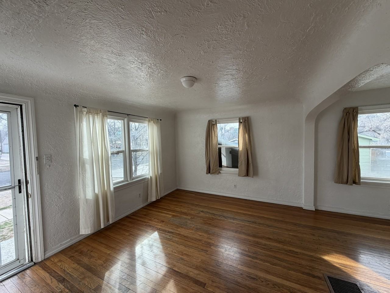 621 N 2nd St #1 - Photo 2 of 10