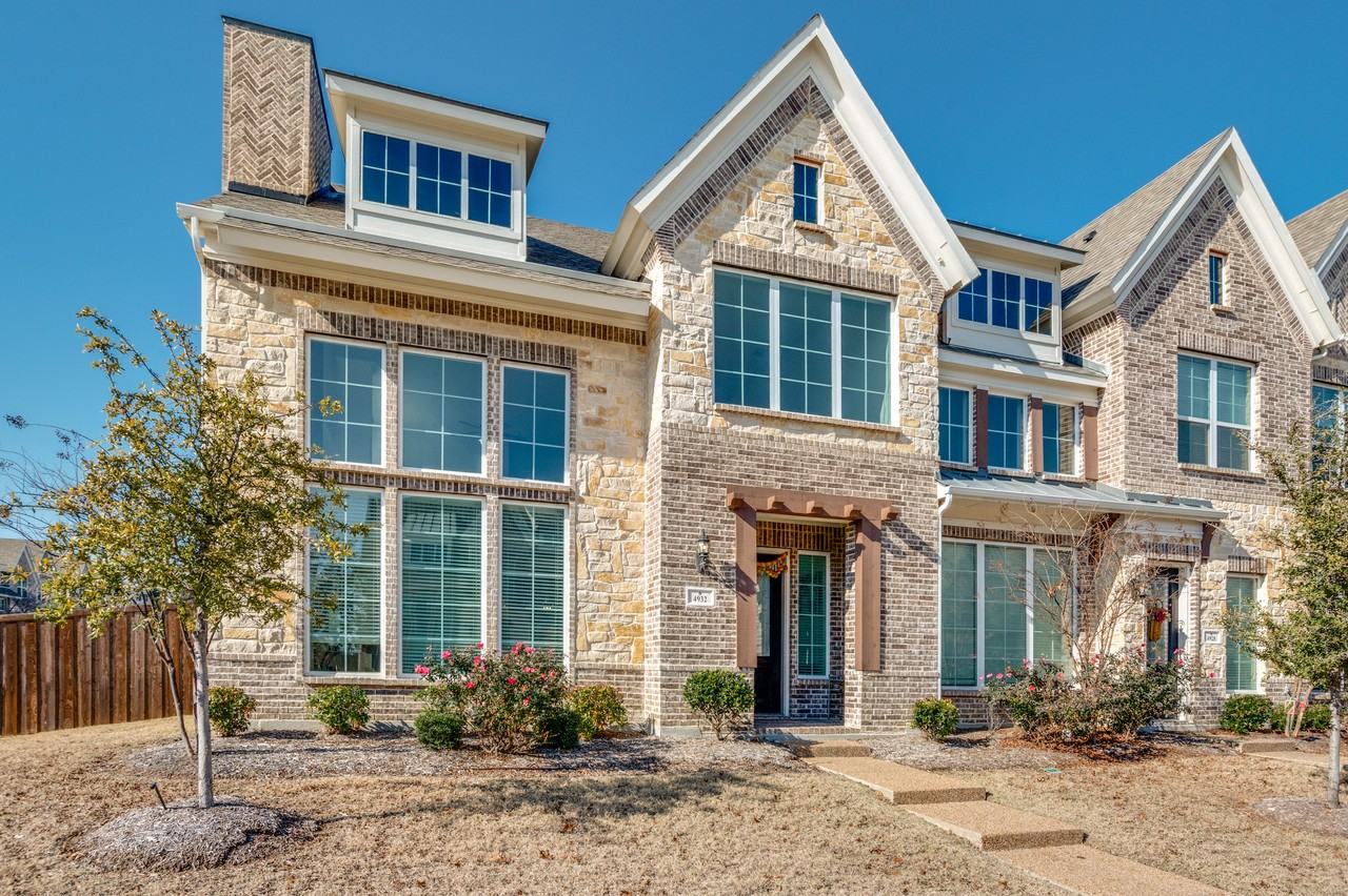 4932 Saguaro Rdg #1 - Photo 2 of 26