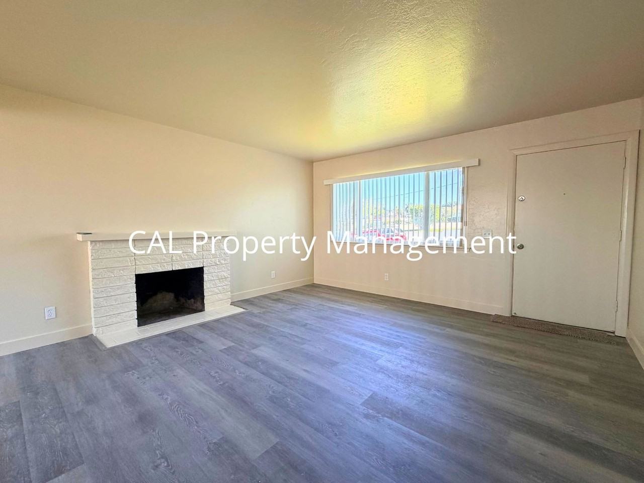 1589 Waring St - Photo 3 of 15