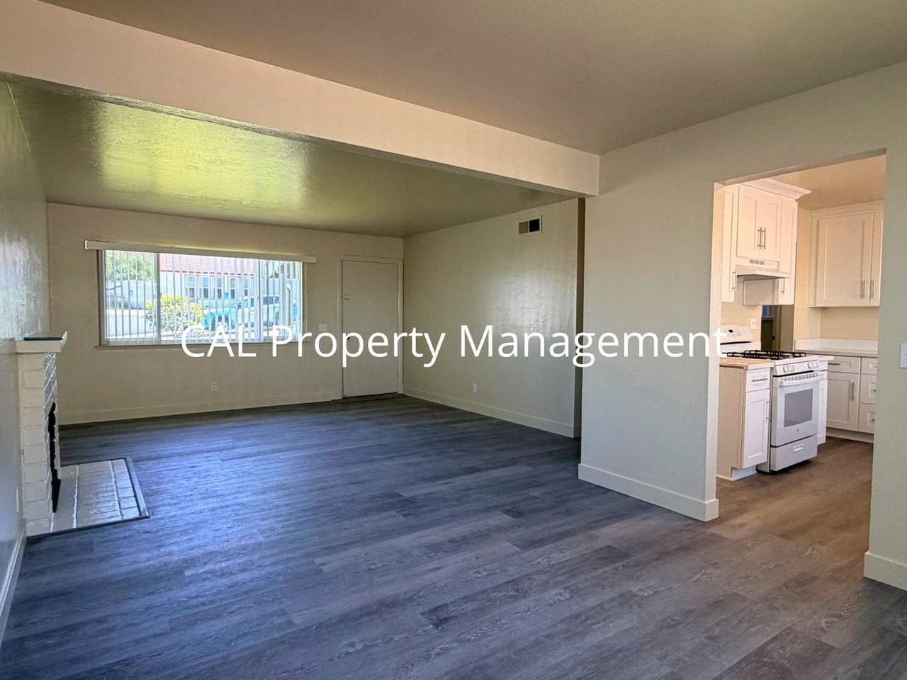 1589 Waring St - Photo 5 of 15