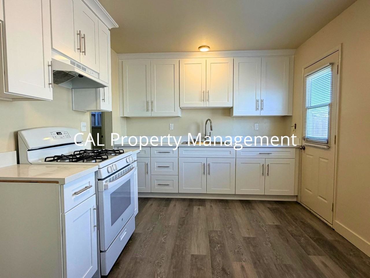 1589 Waring St - Photo 6 of 15