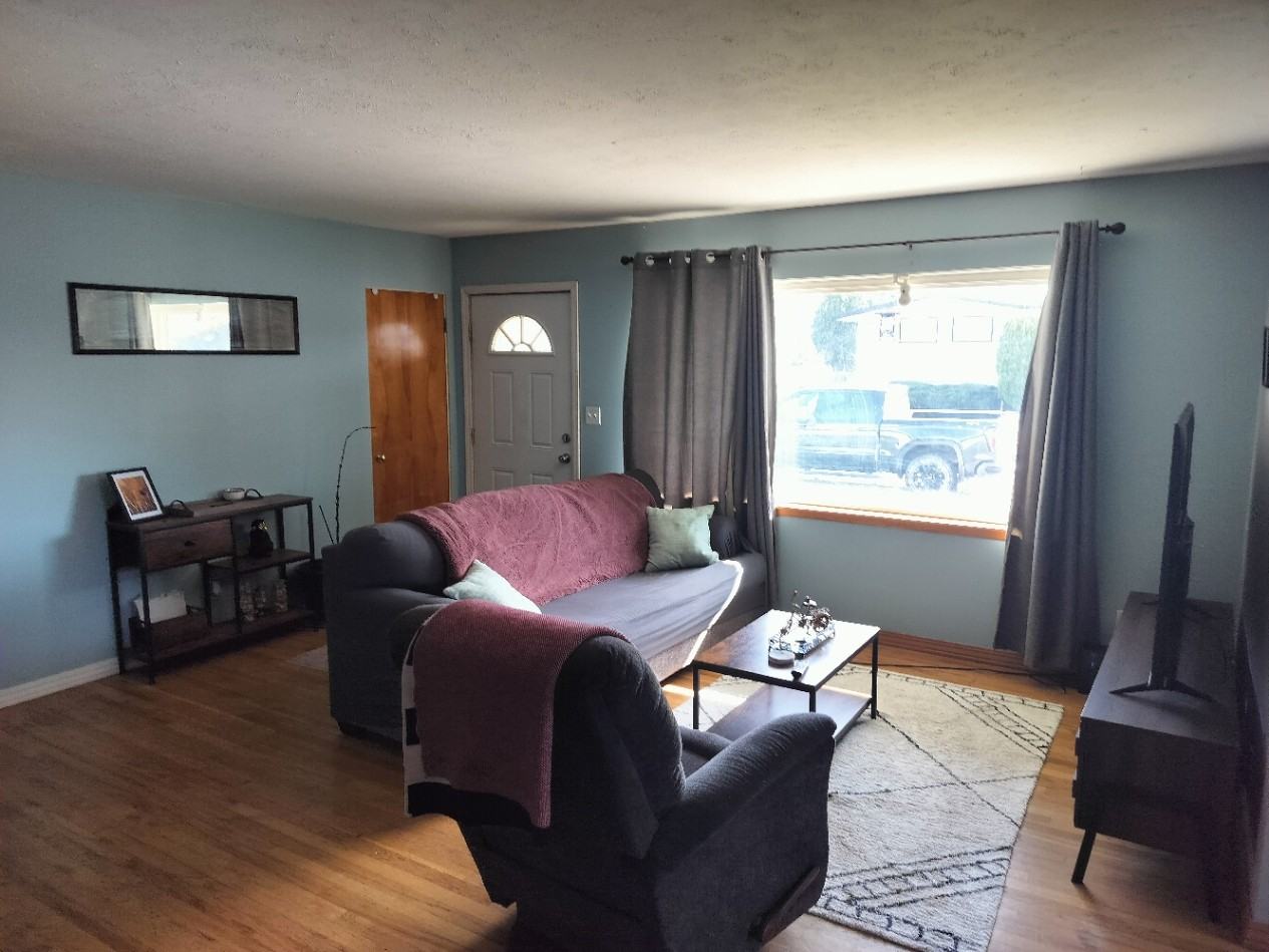 1125 Maple Dr #D - Photo 2 of 4