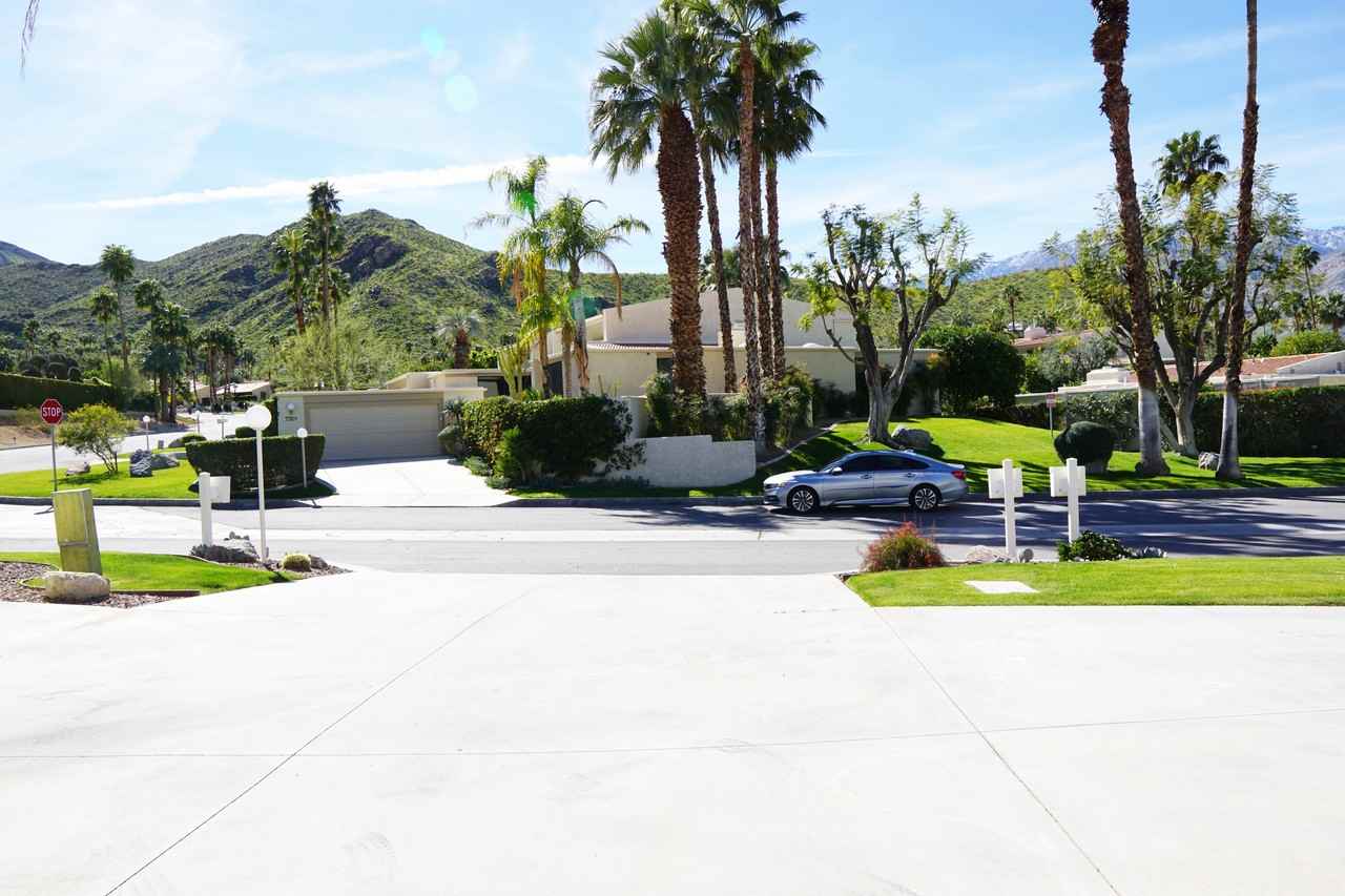 1460 Hillview Cove, Palm Springs, CA 92264 #1 - Photo 4 of 45