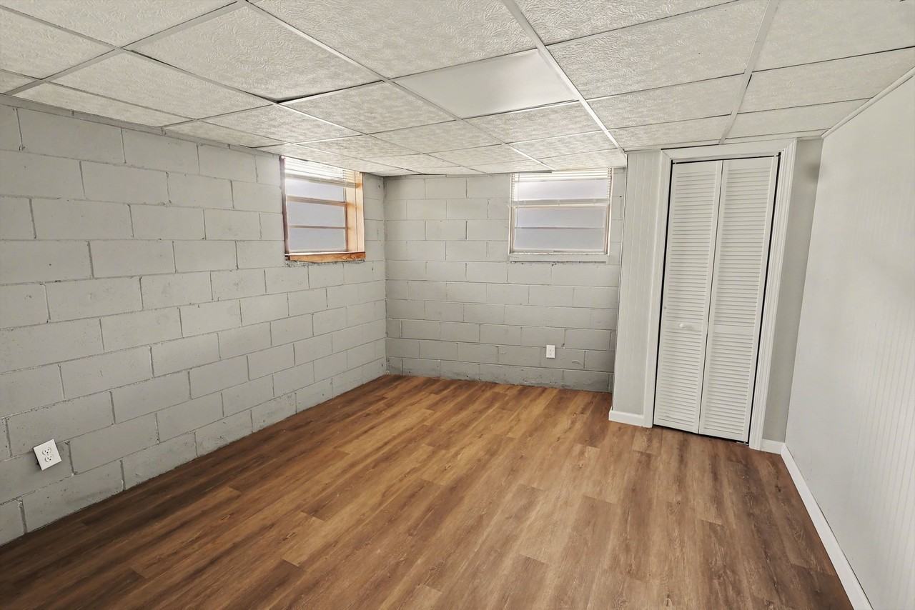 3724 Viola Ave Sw #1 - Photo 4 of 10