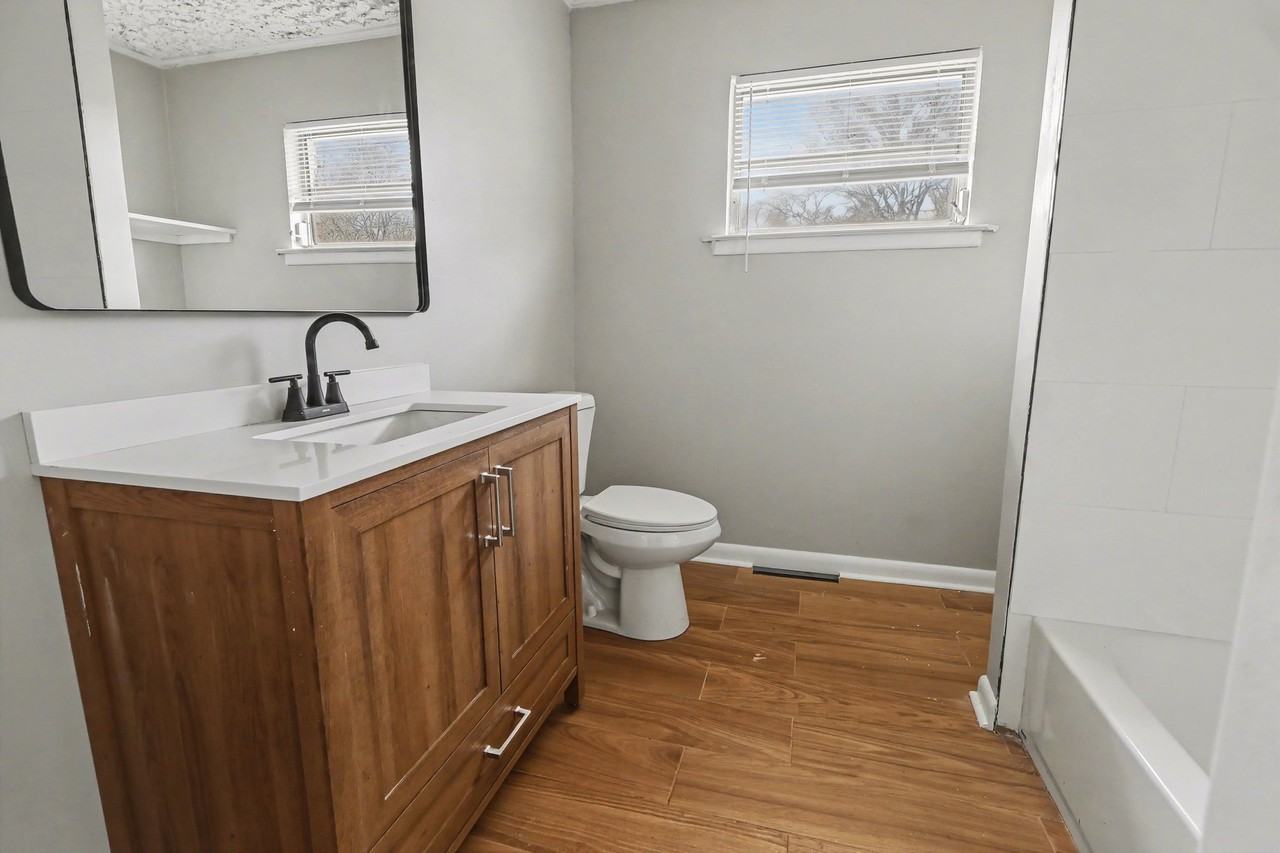 3724 Viola Ave Sw #1 - Photo 5 of 10