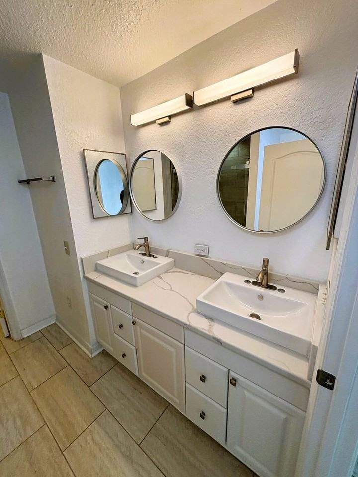 796 Squirrel Ct - Photo 5 of 15