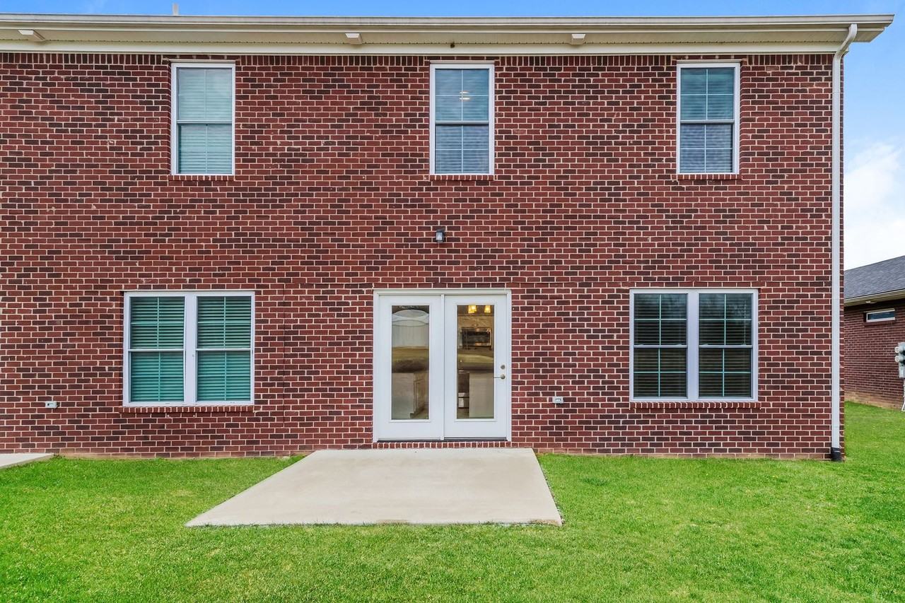 Keeneland Duplexes - Photo 2 of 42