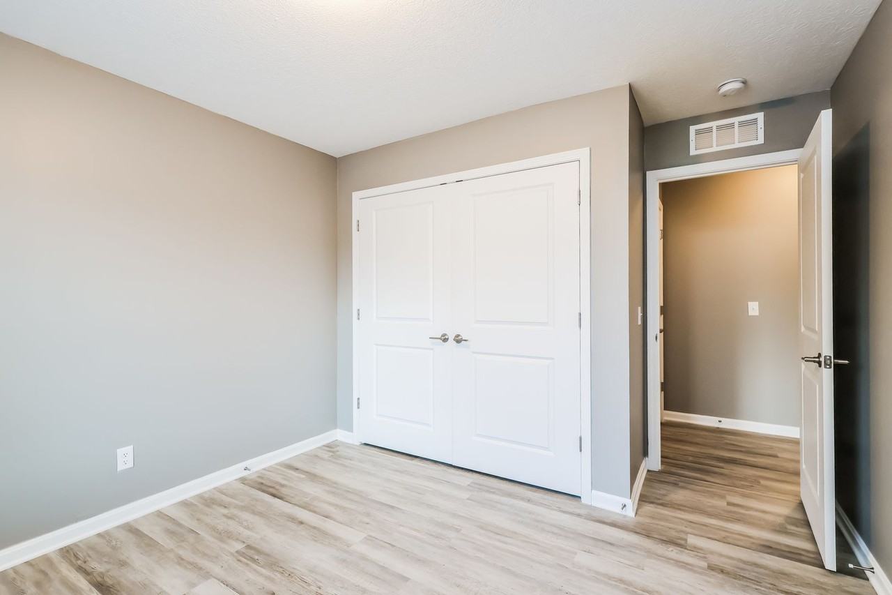 Keeneland Duplexes - Photo 4 of 42