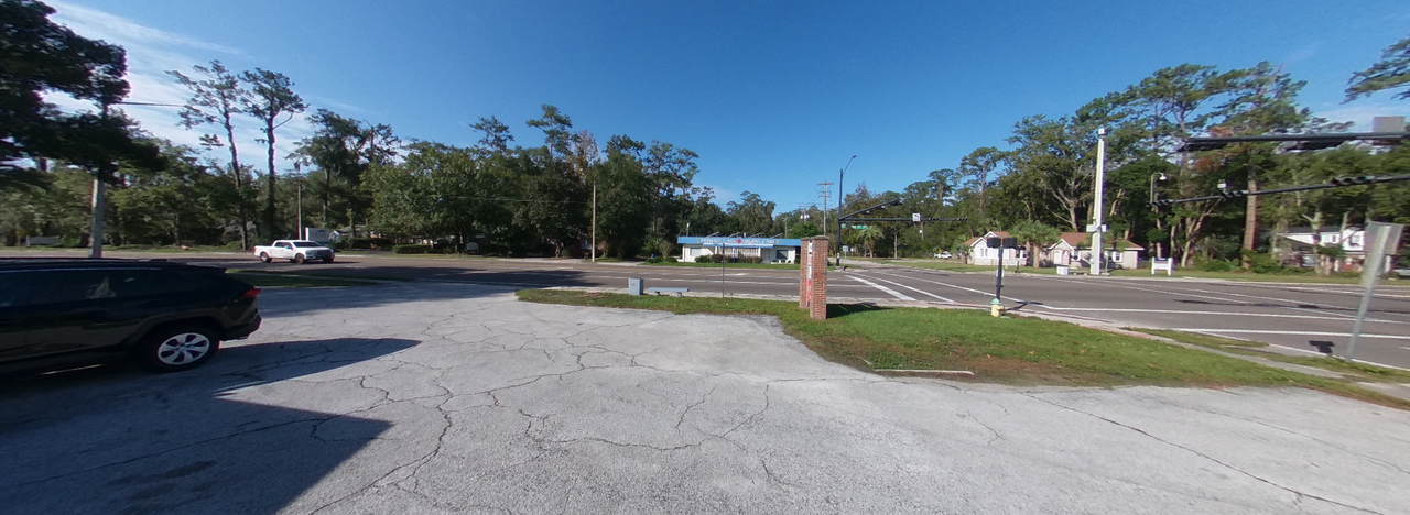 927 Southwest 13th Street1 #1 - Photo 2 of 2