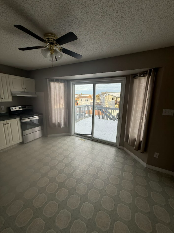 1912 Ptarmigan Cres #1 - Photo 6 of 25