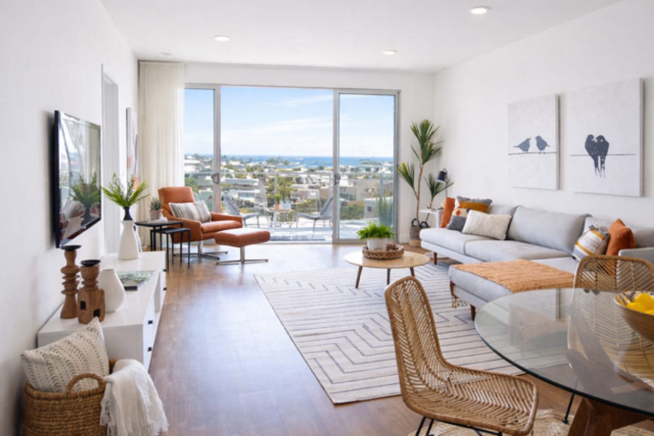 733 N Hudson Avenue - Photo 2 of 50