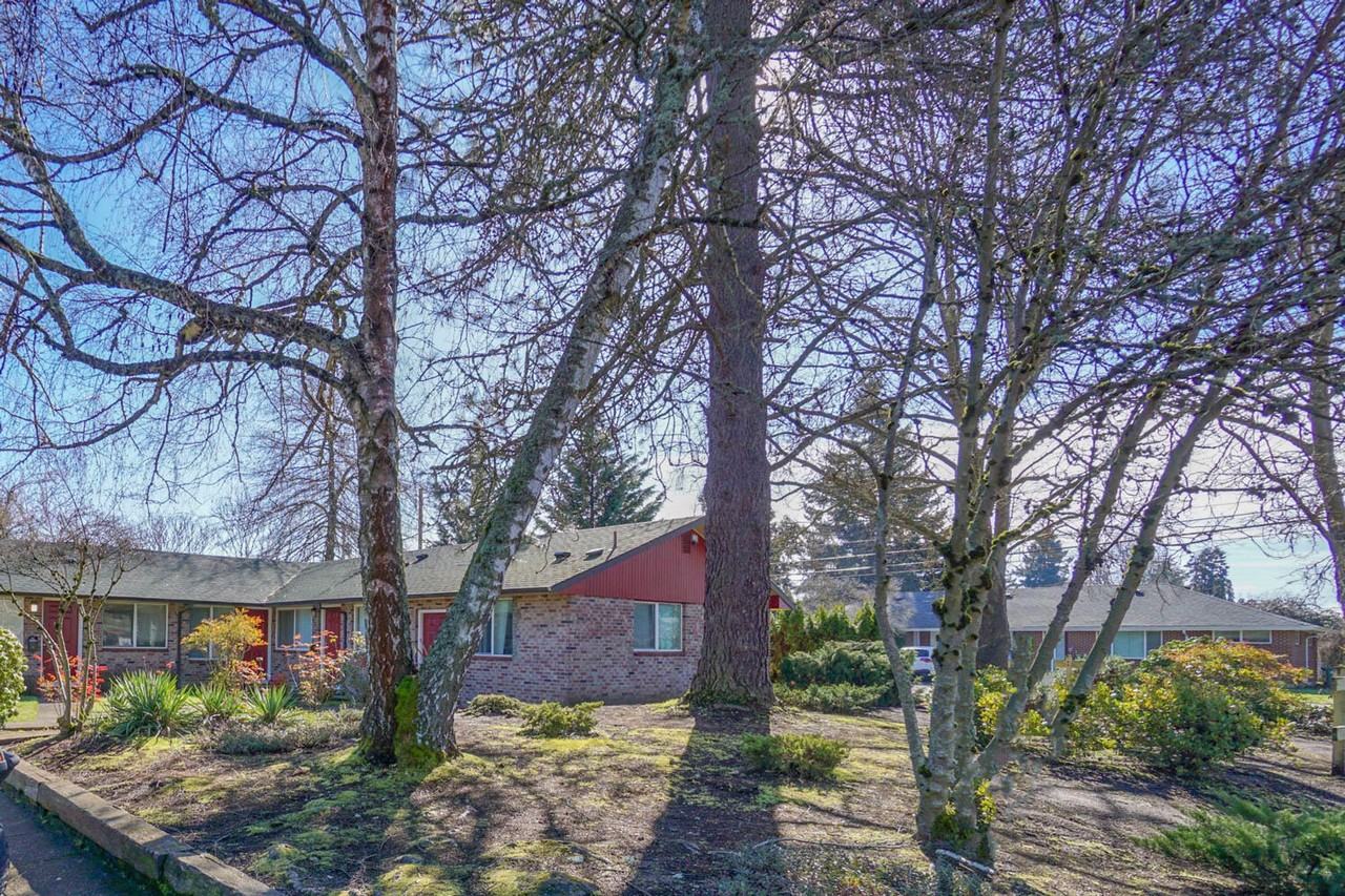 Meadowlark Apartments - Photo 3 of 12