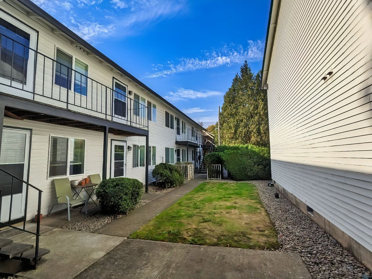 Stonecrest Corner - Photo 5 of 6