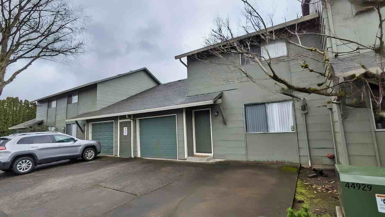 Royal Crest Townhomes - Photo 2 of 50