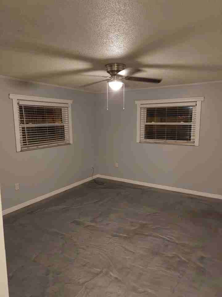 305 W Hancock St - Photo 5 of 17