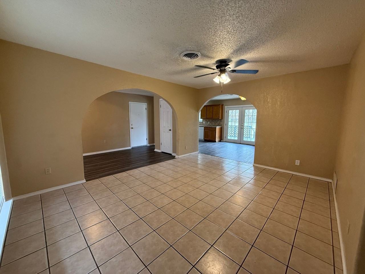 708 Stewart St - Photo 2 of 11