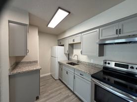 116 N Yosemite Ave - Photo 1 of 1