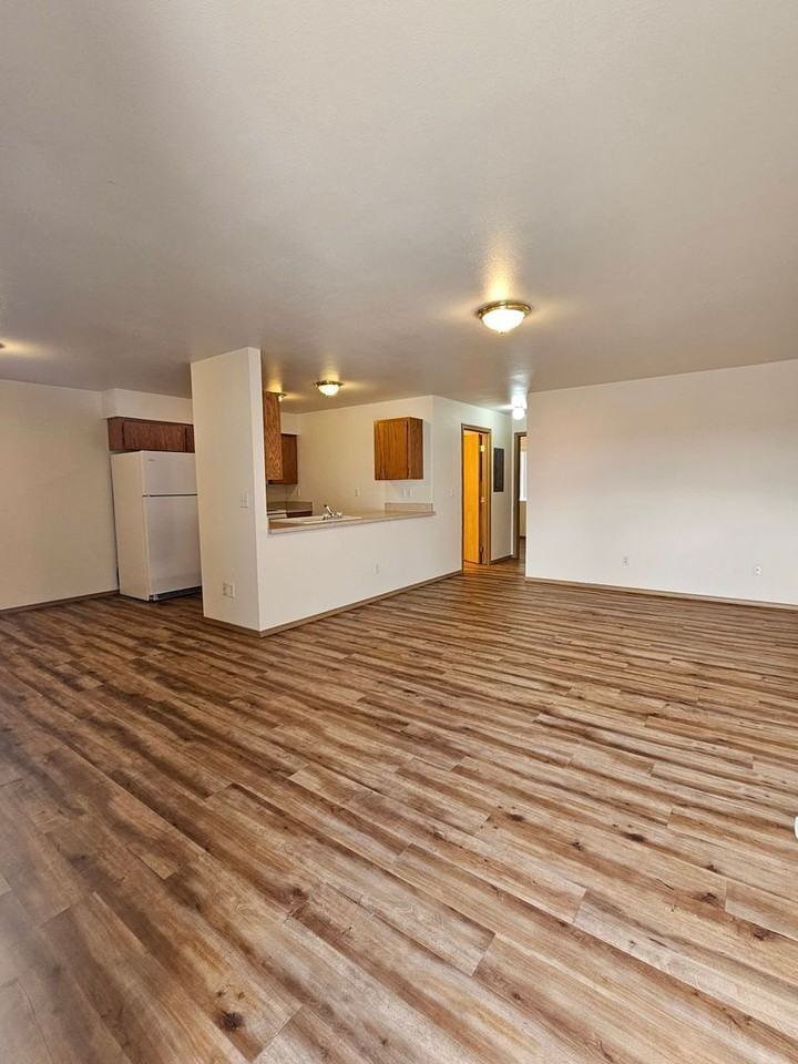 MF008-3rd St-Simmons - Photo 7 of 13