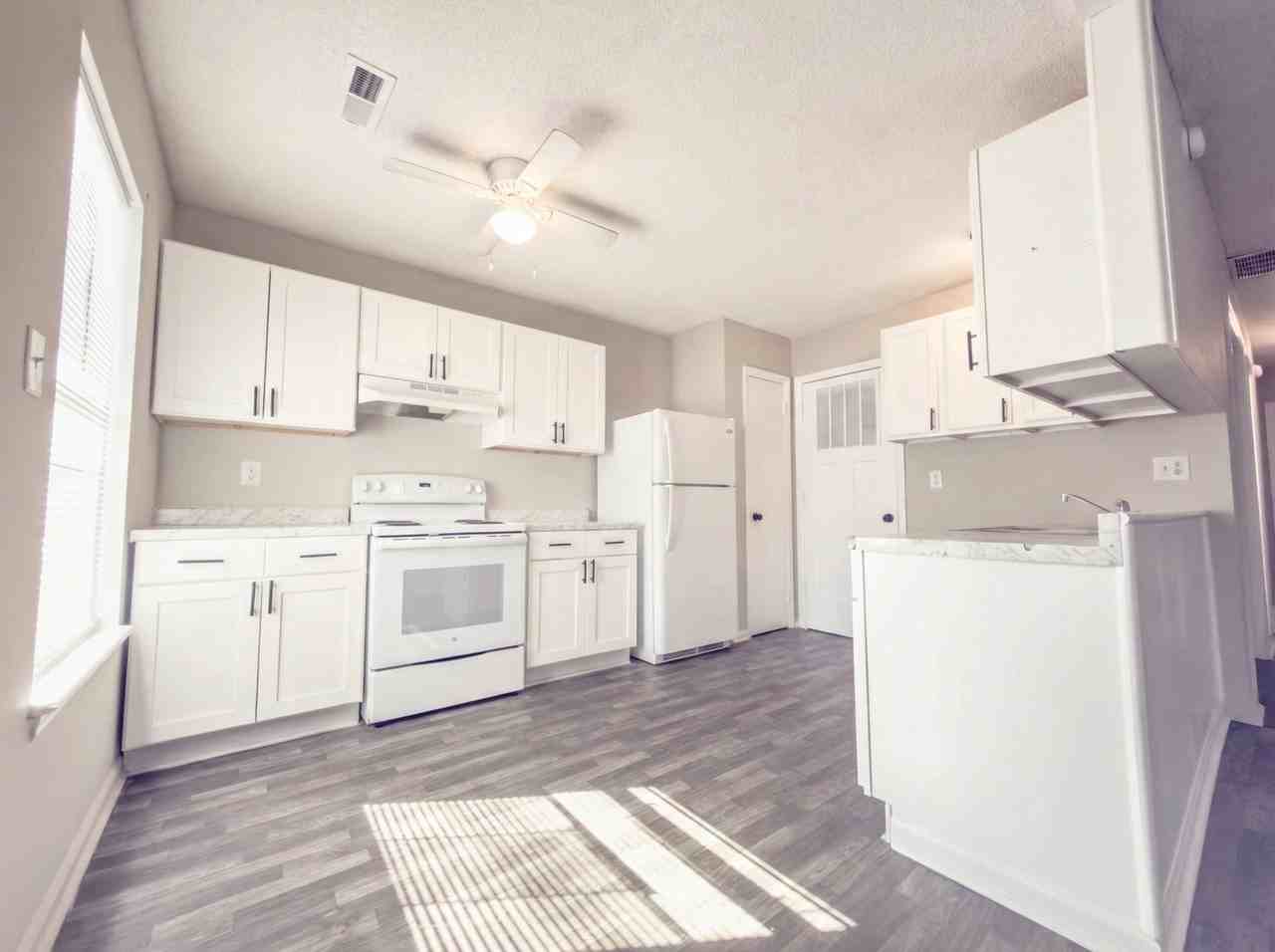 Dobson Place 5640 - Photo 3 of 10