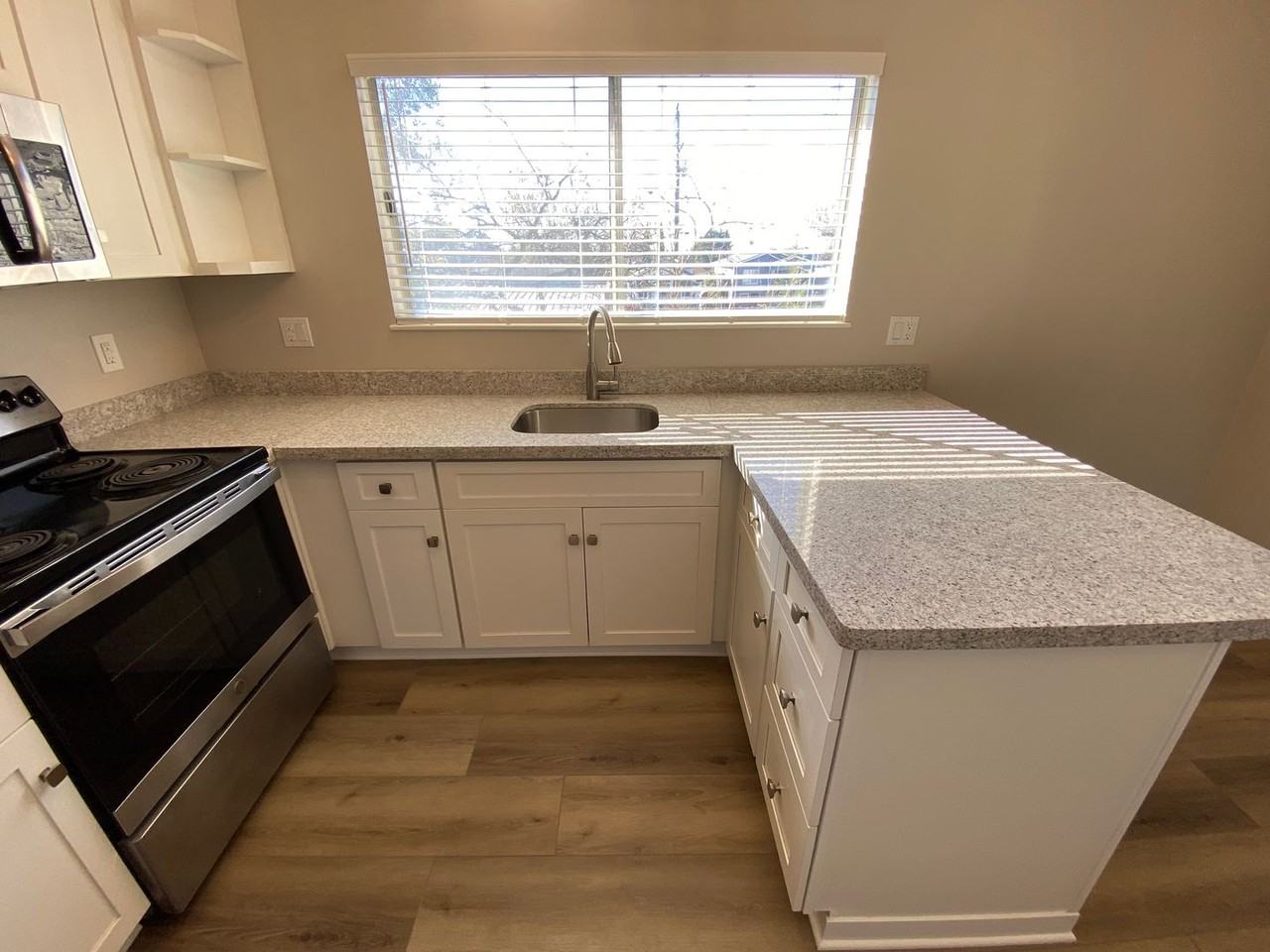 Buena Vista Apartments - Photo 3 of 29