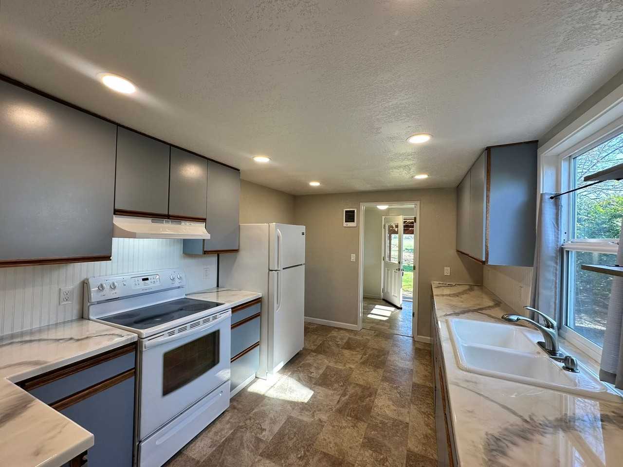 29364 Talbot St - Photo 6 of 30