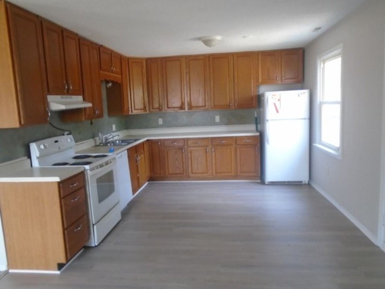 407 Ponderosa Rd - Photo 5 of 23