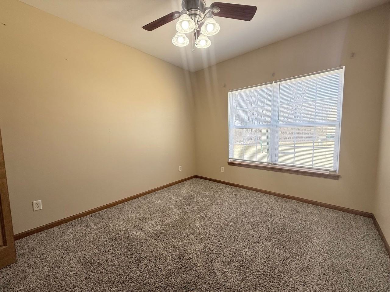 3444 W Dorchester Rdg - Photo 4 of 8