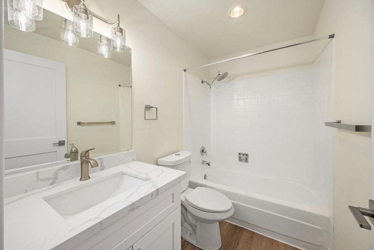 Updated Apartment units in West Seattle – Near Westwood Village - Photo 6 of 14