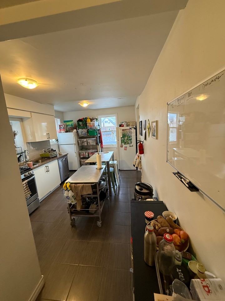 159 Montrose Avenue #2 - Photo 4 of 10