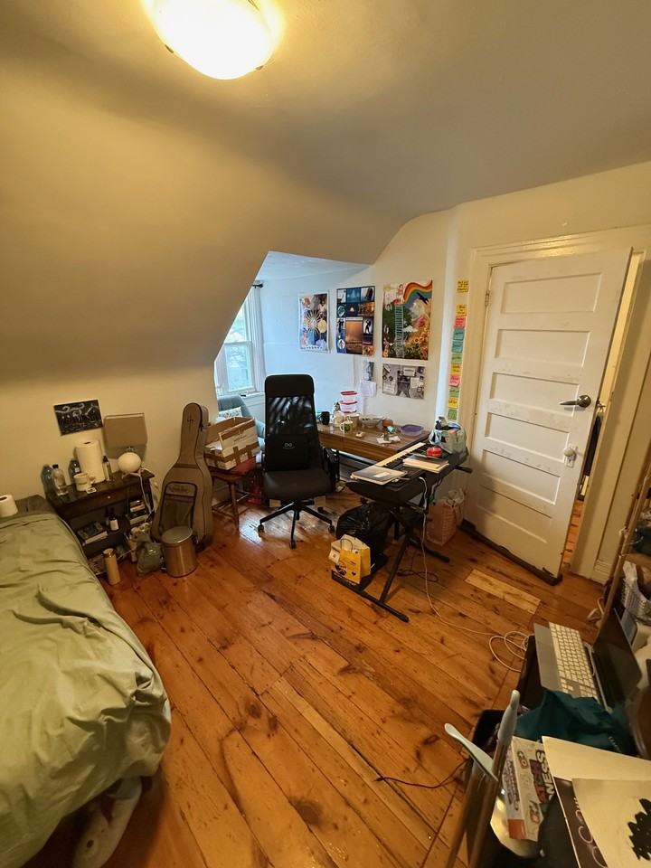 159 Montrose Avenue #2 - Photo 5 of 10