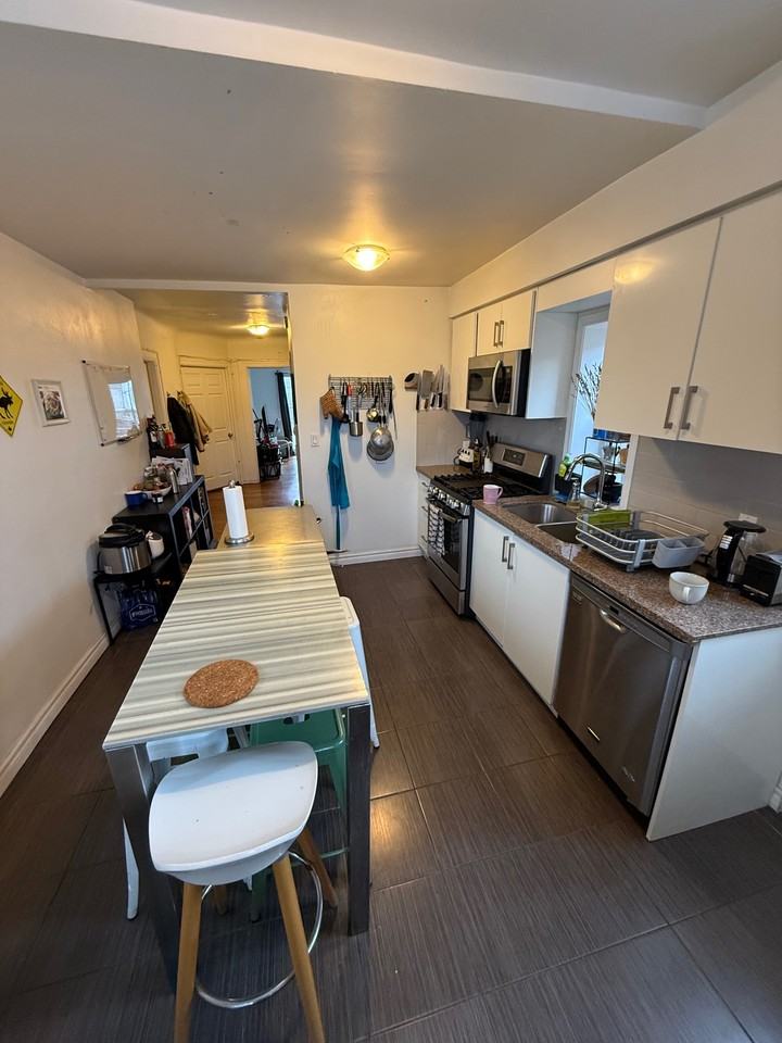 159 Montrose Avenue #2 - Photo 7 of 10