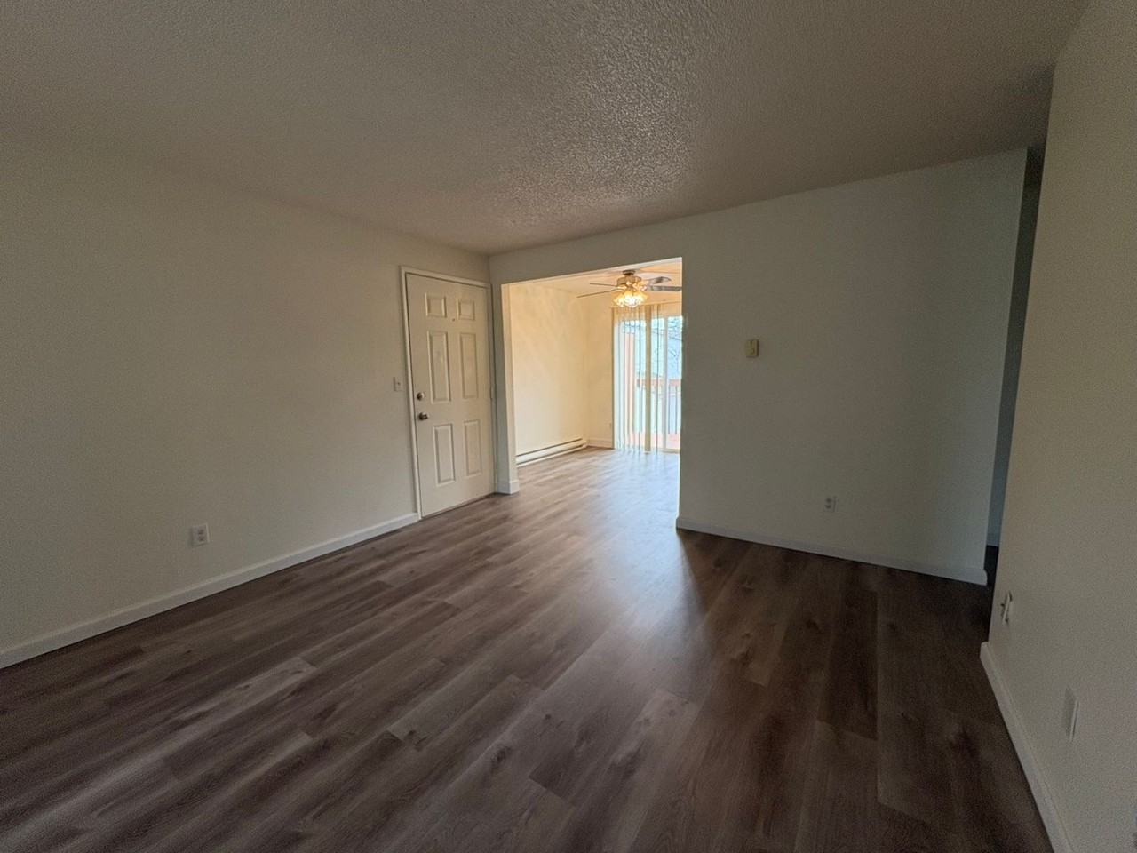 Jamestowne Plaza Apartments - Photo 3 of 10