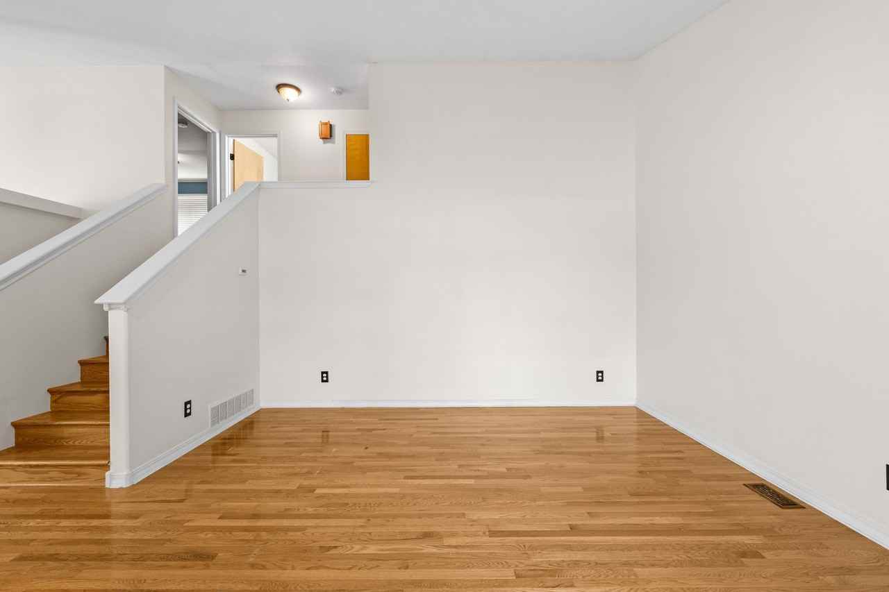 23303 E Maxwell Ave - Photo 5 of 35