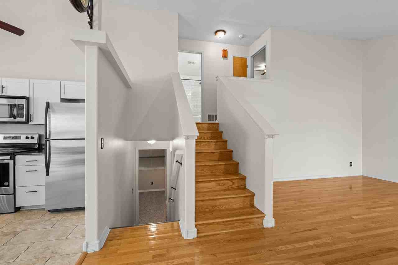 23303 E Maxwell Ave - Photo 7 of 35