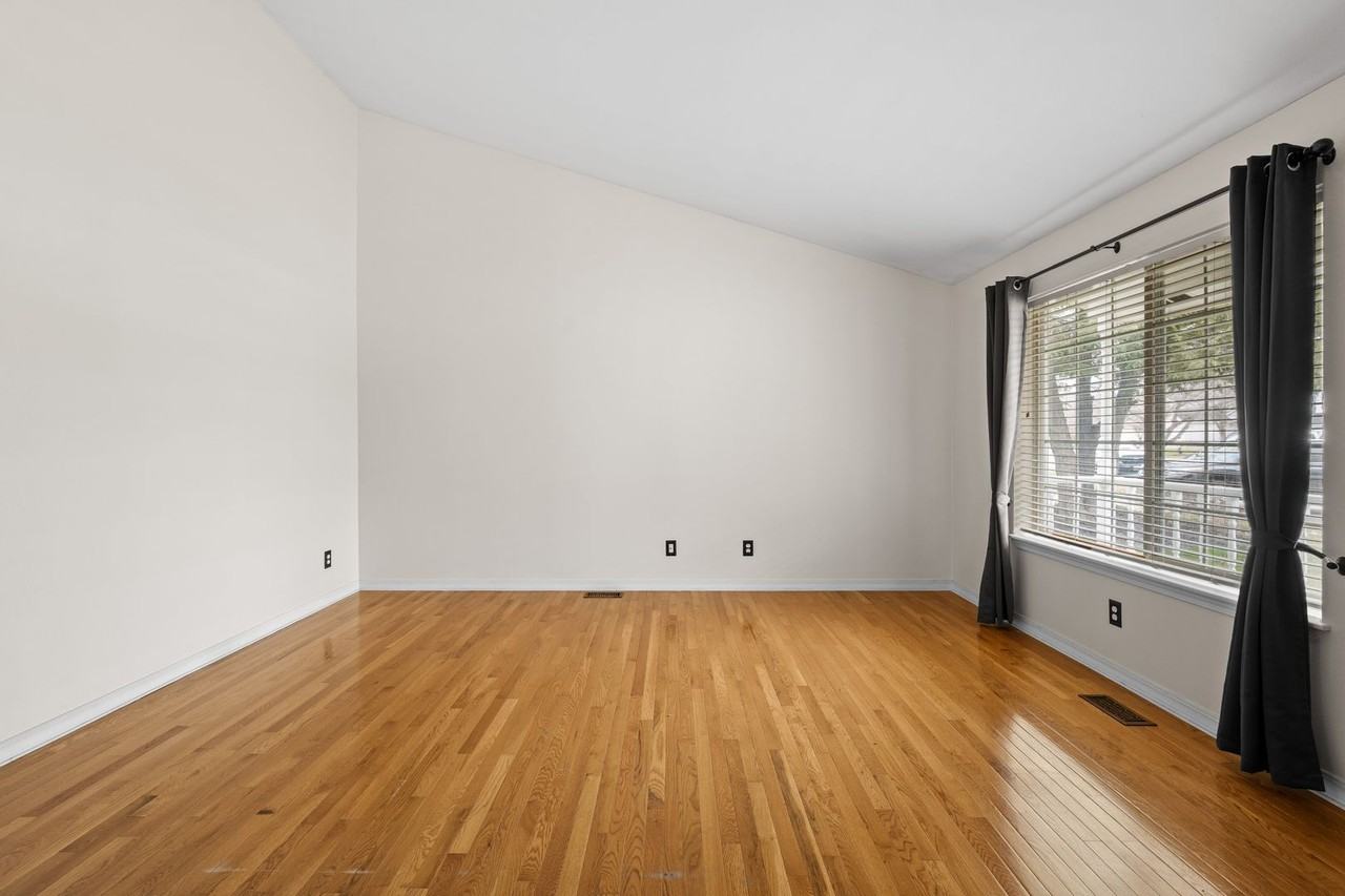 23303 E Maxwell Ave - Photo 6 of 35