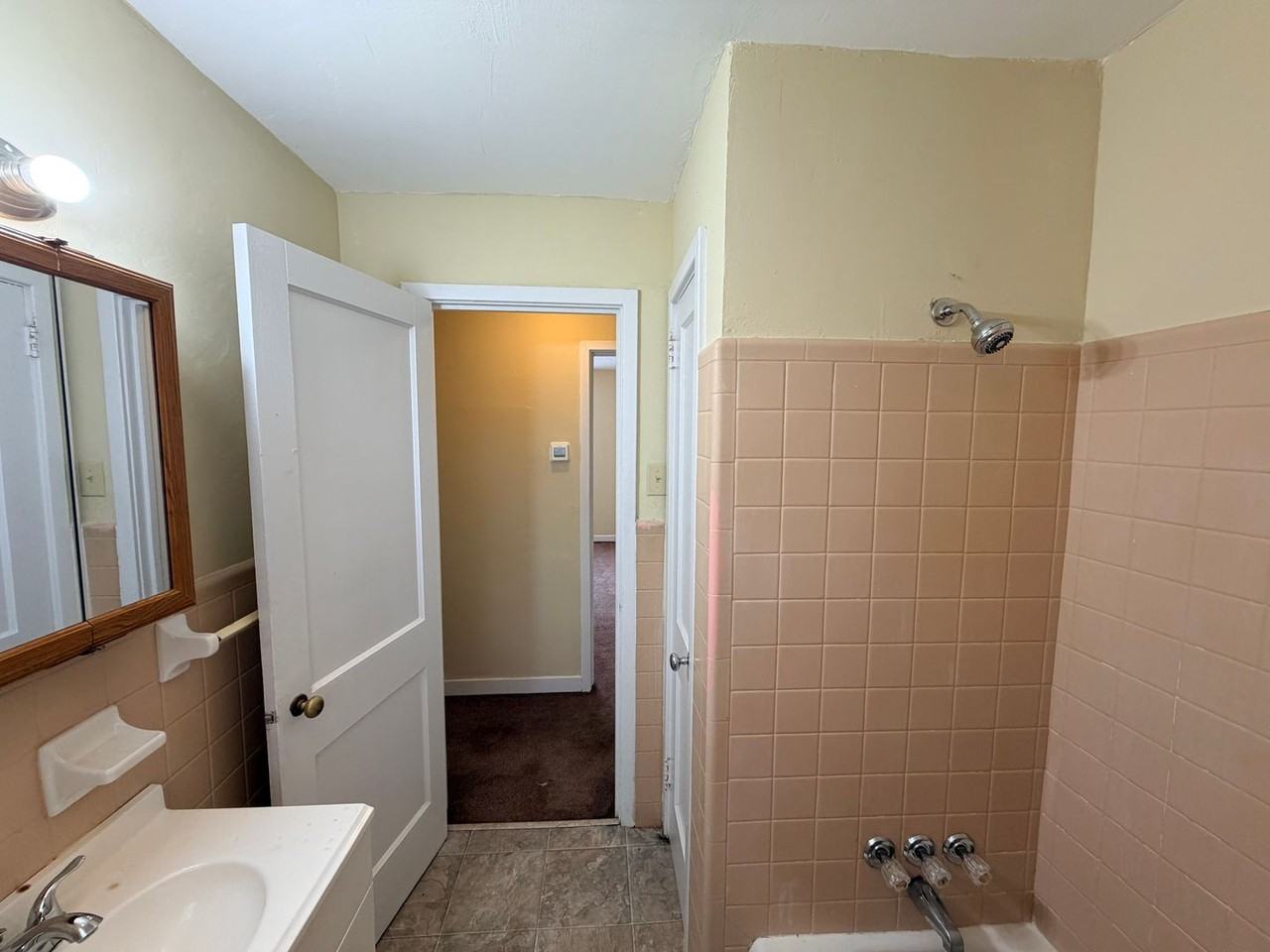 704 Azalea Cir - Photo 6 of 12