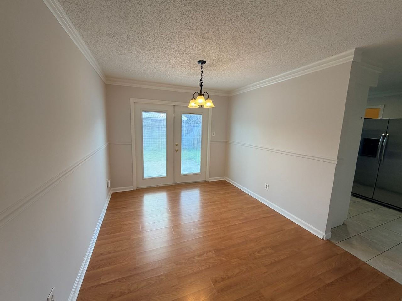 1621 E Moore St - Photo 5 of 25