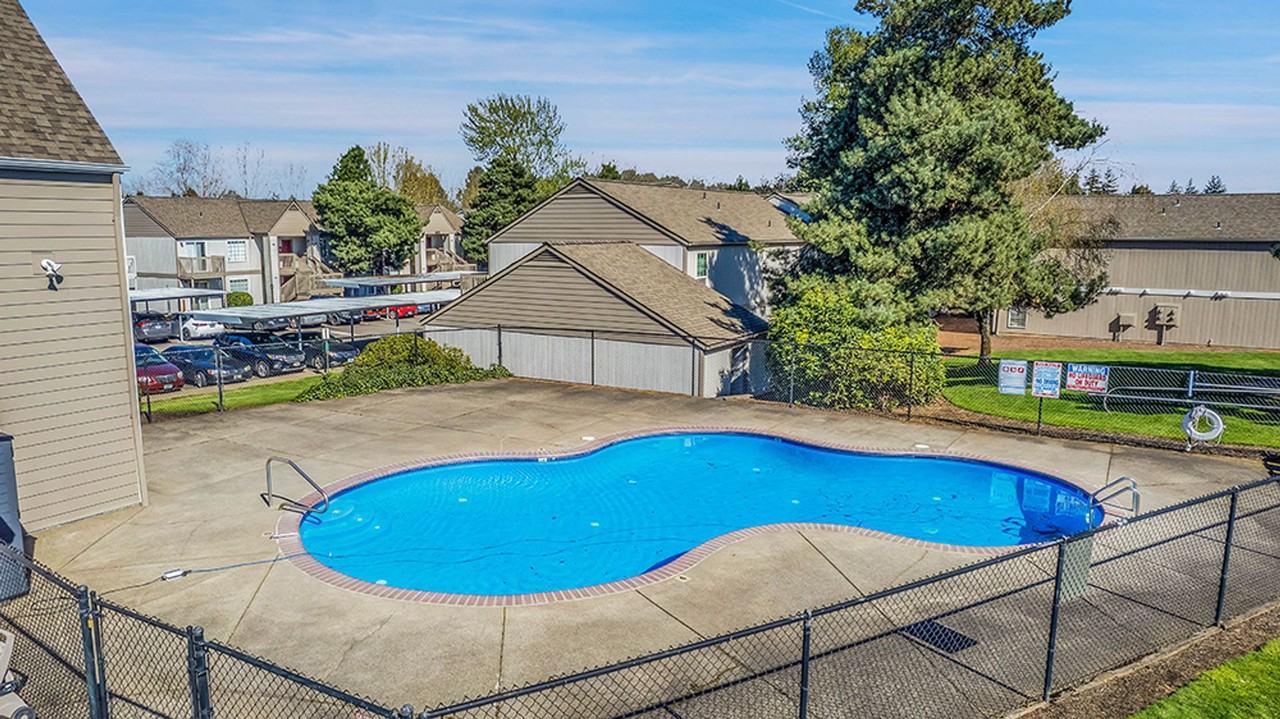 FOX HOLLOW APARTMENTS - Photo 5 of 30